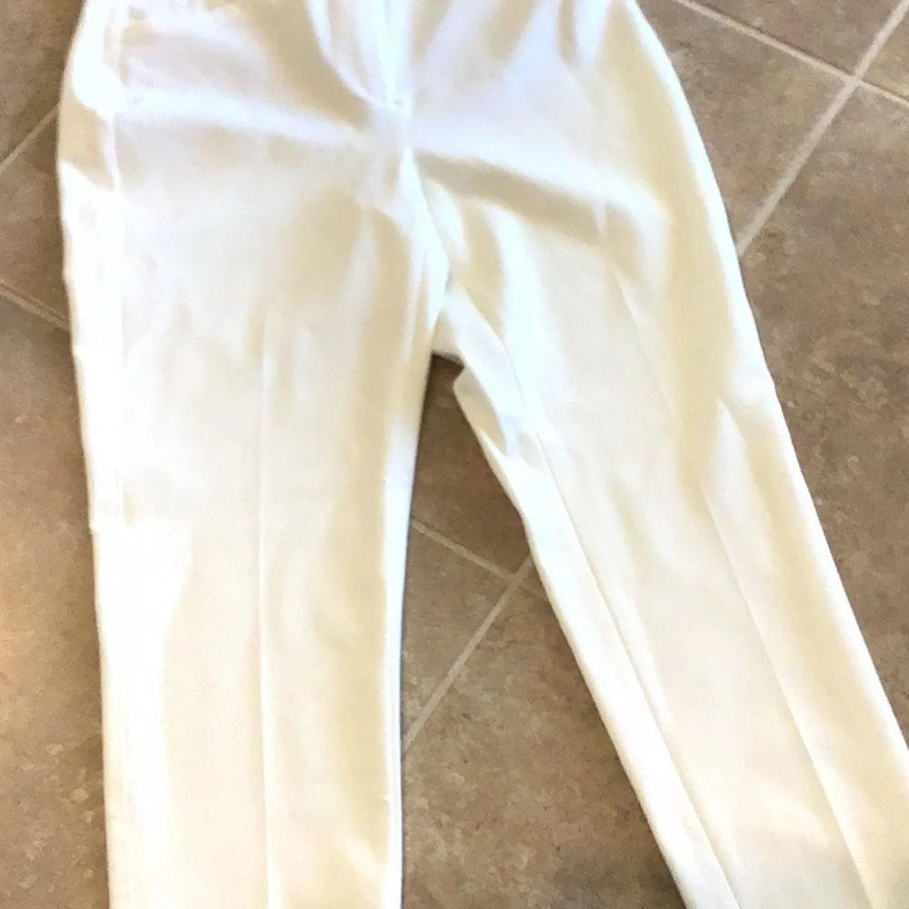 White House Black Market Ivory Cropped Ankle Pants